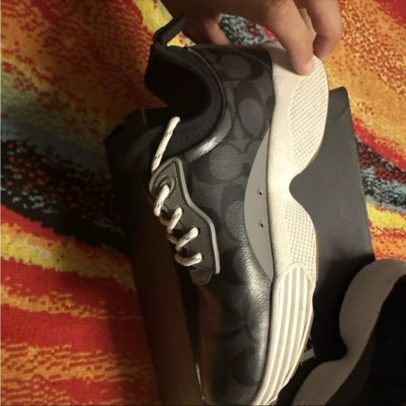 Coach signature leather black and grey tennis shoe - Picture 3 of 6